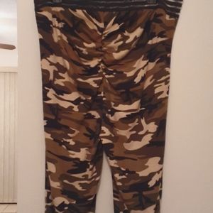Army print pants